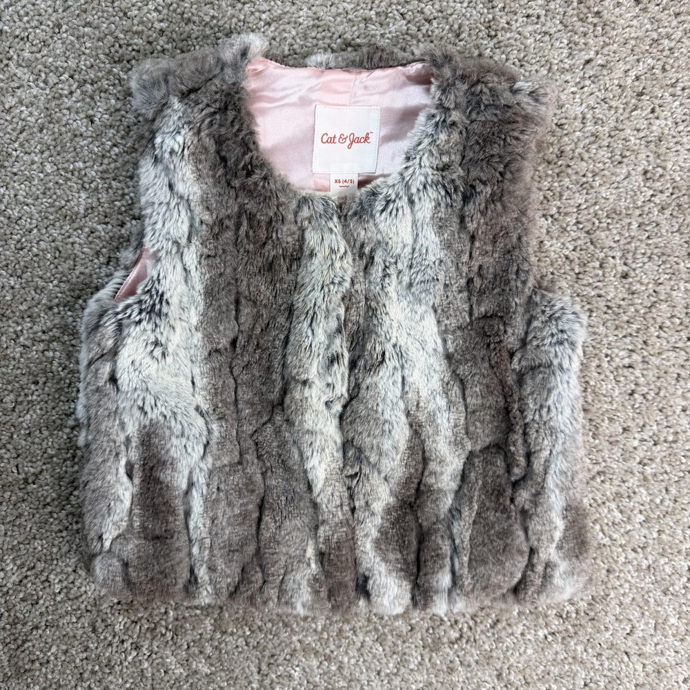 Cat & Jack Vest Girls XS 4/5 Gray Faux Fur Pink Lined Sleeveless Fall Winter